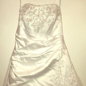*donated* Strapless wedding dress w/ floral design